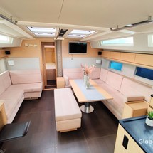 Hanse 548