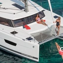 Fountaine Pajot Lucia 40