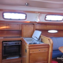 Bavaria 33