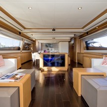 Ferretti 881