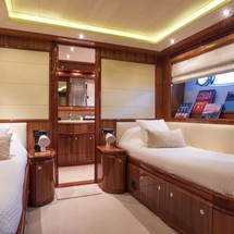 Ferretti 112