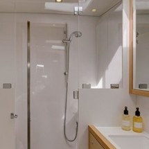 Lagoon 560