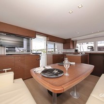 Lagoon 450 SporTop