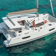 Fountaine Pajot Lucia 40