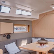 Beneteau Oceanis 38