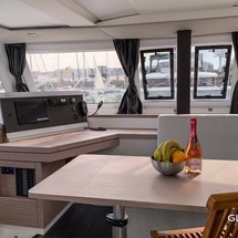 Fountaine Pajot Lucia 40
