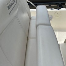 Boston Whaler 270 Dauntless