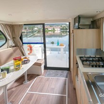 Cantieri estensi goldstar 560 c fly