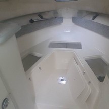 Robalo 2640 walkaround