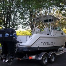 Robalo 2640 walkaround