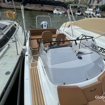 Beneteau Flyer Sundeck 8