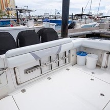 Boston Whaler 370 Outrage