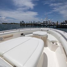 Boston Whaler 370 Outrage