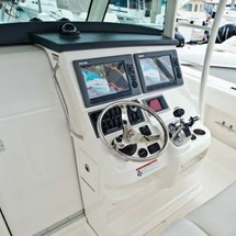 Boston Whaler 380 Outrage