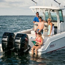 Boston Whaler 250 Outrage