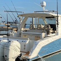 Boston Whaler 420 Outrage