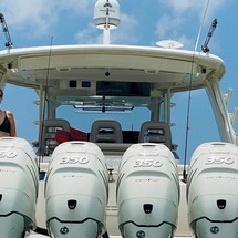 Boston Whaler 420 Outrage