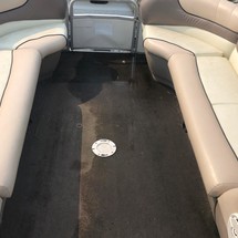 Sun tracker 25 party barge