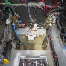 Sea ray 390 express cruiser