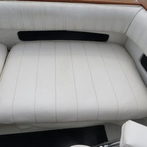 Sea ray 390 express cruiser