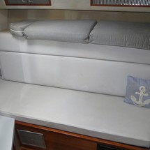 Sea ray 390 express cruiser