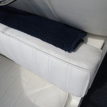 Sea ray 390 express cruiser