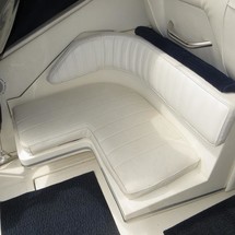 Sea ray 390 express cruiser