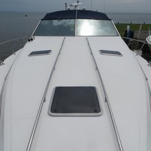 Sea ray 390 express cruiser