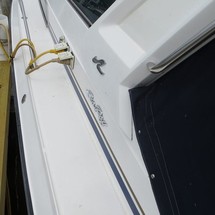 Sea ray 390 express cruiser