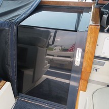 Sea ray 390 express cruiser