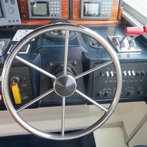 Sea ray 390 express cruiser