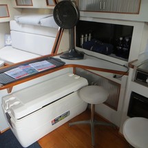 Sea ray 390 express cruiser