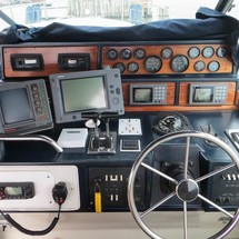 Sea ray 390 express cruiser