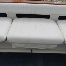 Sea ray 390 express cruiser