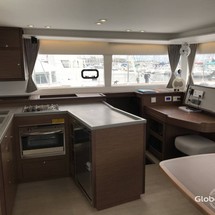 Lagoon 450 SporTop