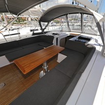 Hanse 548