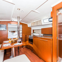 Beneteau Oceanis 38.1