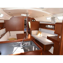 Beneteau Oceanis 37
