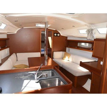 Beneteau Oceanis 37