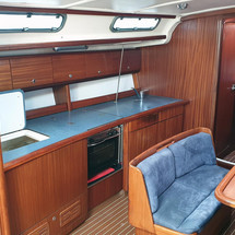 Bavaria 44