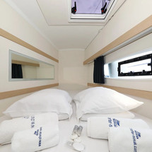 Fountaine Pajot Lucia 40