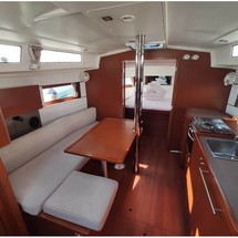 Beneteau Oceanis 38.1