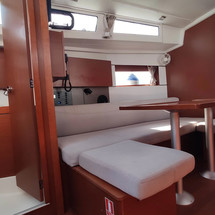 Beneteau Oceanis 38.1