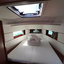 Beneteau Oceanis 38.1
