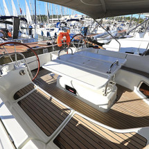 Dufour 382