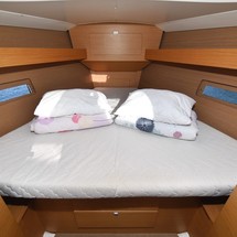 Dufour 382