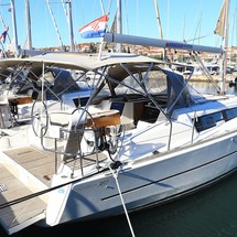 Dufour 382