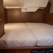 Beneteau Oceanis 38.1