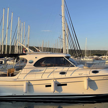 Adriana 36
