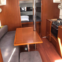 Beneteau Oceanis 38.1